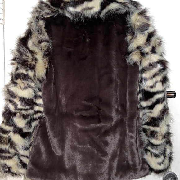 Laundry by Shelli Segal Fur Coat - Picture 3 of 3